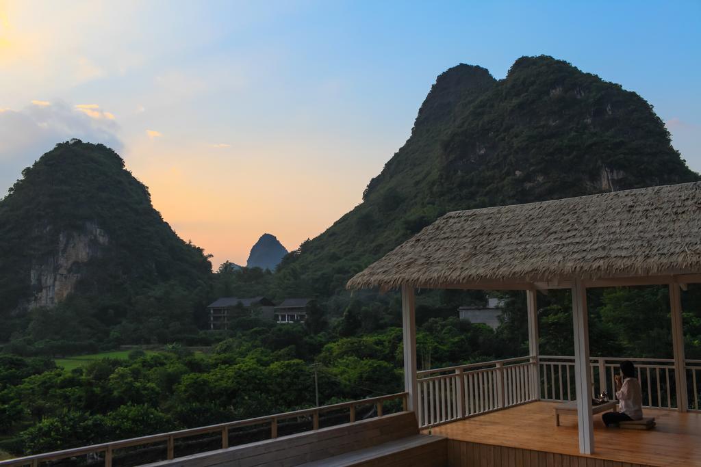 Zen Box House Hotel Yangshuo Exterior photo